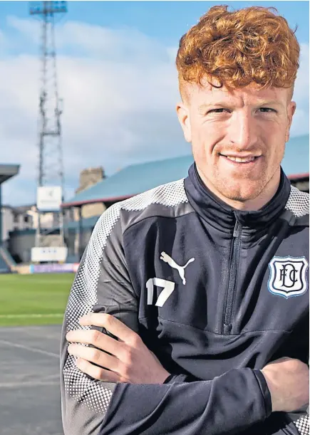  ?? Pictures: SNS. ?? Simon Murray enjoyed spells at both Dundee, above, and Dundee United – pictured right celebratin­g a goal with team-mate Jamie Robson – before heading off to South Africa to play for Bidwest Wits.