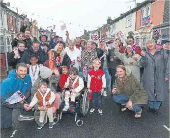  ?? ?? The Grayshott Road street party in Milton – more pictures on pages 6 and 37