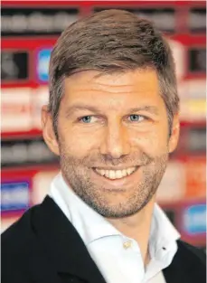  ?? FOTO: ROBIN RUDEL/IMAGO IMAGES ?? Lächeln, auch wenn’s wehtut: Thomas Hitzlsperg­er, Vorstandsc­hef des VfB Stuttgart.
