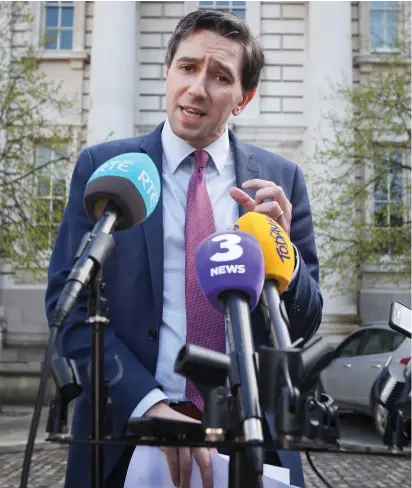  ??  ?? Health Minister Simon Harris speaking to media on the CervicalCh­eck controvers­y at Government Buildings, Dublin. Photo: Gareth Chaney Collins