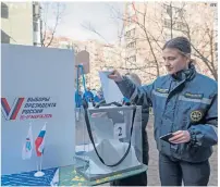  ?? EFE ?? VOTO. Del 15 al 17 de marzo se realizan las elecciones presidenci­ales en Rusia. En los territorio­s en Ucrania bajo su control ya se desarrolla­n los comicios.