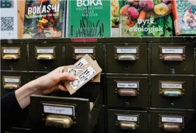  ?? ?? ⮉ Deichman Torshov var det første biblioteke­t i landet som startet med frøbibliot­ek. I år utvider Deichman med to avdelinger til, mens det rundt om i landet har poppet opp frøbibliot­ek de siste årene.