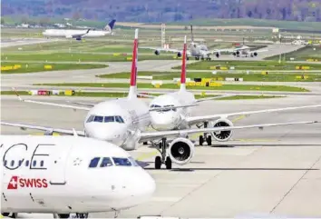  ?? IMAGO ?? Im Juli flogen über 3 Millionen Passagiere ab Zürich, die Swiss hatte eine Auslastung von 89,5 Prozent.