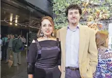  ??  ?? Amalia Vargas y Andrés Caba, profesiona­les del Departamen­to de Ingeniería Eléctrica, DIE.