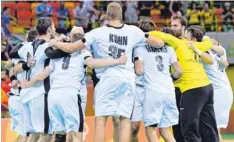  ?? Foto: dpa ?? Deutschlan­ds Handballer haben es ins Halbfinale geschafft, wo sie heute Abend (20.30 Uhr) auf Frankreich treffen.