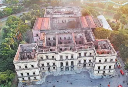  ?? Afp ?? Imagem aérea mostra destruição completa do interior do Museu Nacional, na Quinta da Boa Vista