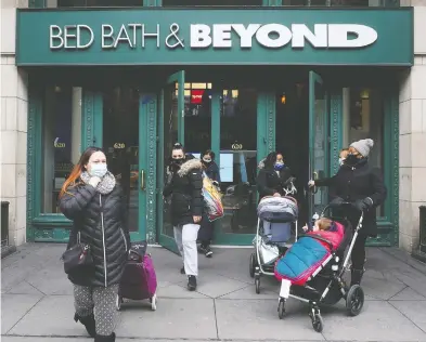  ?? CARLO ALLEGRI / REUTERS ?? Bed, Bath and Beyond is a legacy brick-and-mortar retailer that has been smacked by the one-two punch of online
shopping and the COVID-19 pandemic. Its share price has been on a roller-coaster.