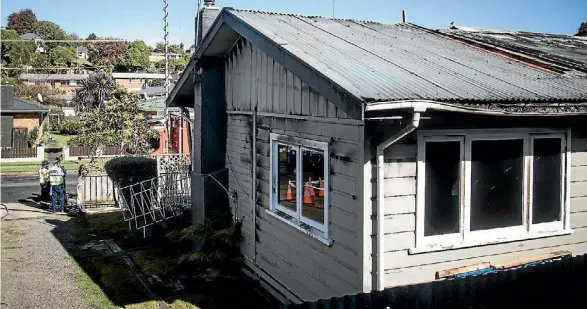  ?? CHRISTINE CORNEGE/FAIRFAX NZ ?? The scene of fatal house fire on Little Street in Tirau.