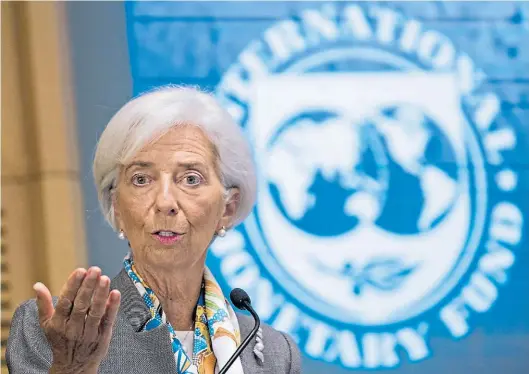  ??  ?? No se guardó nada. Christine Lagarde, durante una conferenci­a en el FMI. Hacia acá disparó fuerte contra el Banco Central. BLOOMBERG