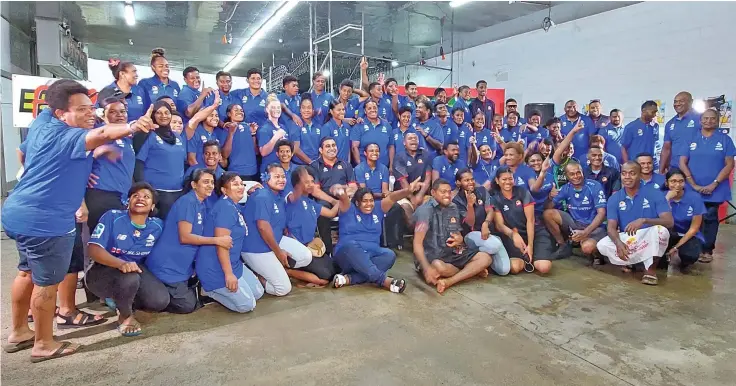  ?? Photo: Salote Qalubau ?? Staff members of Future Farms PTE Limited Trading as Rooster Poultry with members of the Fijiana Drua team after the annual draw at Navau, Ba on March 3, 2023.