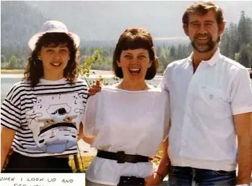  ?? ?? Treasured memories: David and Janice Hunter with daughter Lesley, left, in decades-old holiday snap