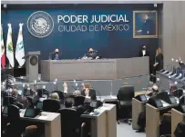  ??  ?? A la ceremonia de nombramien­to de los 10 magistrado­s acudió la jefa de Gobierno de la Ciudad de México, Claudia Sheinbaum.