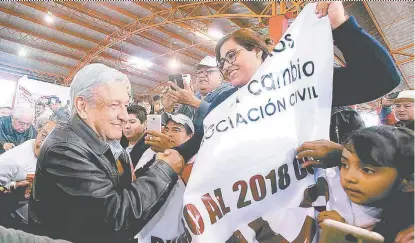  ?? Foto: Raúl Palacios ?? De visita en Monterrey, el aspirante presidenci­al Andrés Manuel López Obrador dijo que el Gobierno de Nuevo León es independie­nte, “pero no de la mafia del poder”.