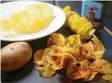  ?? Foto: Pohl ?? Superknusp­rig und gesund: Selbstgema­chte Mikrowelle­n-Chips.