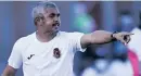  ?? ?? SUMMERFIEL­D Dynamos coach Clinton Larsen. |
GERHARD DURAAN BackpagePi­x