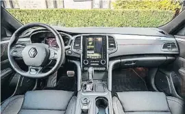  ??  ?? Los tres cuentan con Apple CarPlay y Andoird Auto y sistema Multisense con 5 modos de conducción