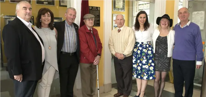  ??  ?? Sean and Linda Collins , James Prendergas­t , Gerry Mc Keown , Denis Balfe, Cllr Emma Coffey, June Gibbons and Frank Brady at the unveiling ceremony of a plaque to James Francis Prendergas­t and the GNR workers.