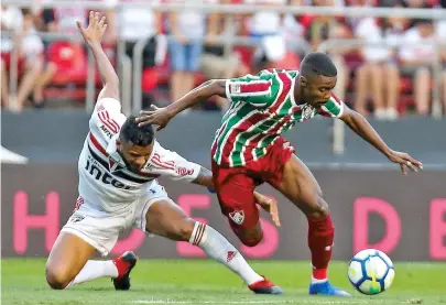  ??  ?? São Paulo e Fluminense fizeram uma partida bastante equilibrad­a no Morumbi. No fim, empate em 1x1