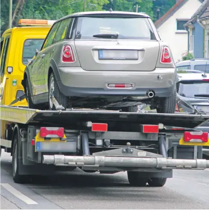  ??  ?? Wenn das Einkommen weg ist, ist schnell auch das geleaste Auto weg.