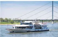  ??  ?? Die Eventyacht MS RheinPoesi­e nimmt ihre Gäste mit zu einem Kurzurlaub auf den Rhein.