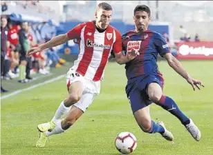  ??  ?? Eibar y Athletic se repartiero­n los puntos en el partido jugado en Ipurua //EFE