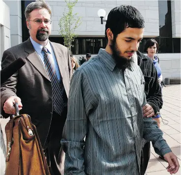 ?? TONY CALDWELL / POSTMEDIA NEWS FILES ?? Defence lawyers for accused terror suspect Awso Peshdary, right, have argued successful­ly for CSIS and RCMP informatio­n about RCMP agent Abdullah Milton.