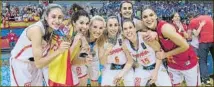  ?? FOTO: FEB ?? Las jugadoras de la selección, con su medalla de oro