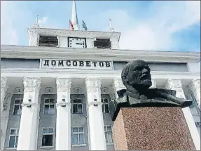  ?? XAVIER MAS DE XAXÀS ?? Lenin en la casa de los soviets, Tiraspol, república de Transdnies­ter