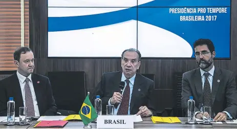  ?? FOTO: AGENCIA AFP ?? El CAnCiller BrAsilelo Aloysio Nunes interviene durAnte unA reunión del Bloque ComerCiAl MerCosur soBre lA Crisis venezolAnA.