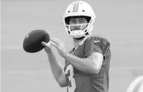  ?? AL DIAZ adiaz@miamiheral­d.com ?? It is uncertain where Josh Rosen fits in the quarterbac­k shuffle. He could be showcased during preseason for a possible trade.