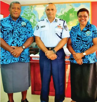  ?? Photo: Police Media Cell ?? Commission­er of Police Brigadier-General Sitiveni Qiliho (middle) with Sergeant Sekove Saumaitoga (left) and Inspector Imeri Simpson at Police HQ on July 17, 2017.