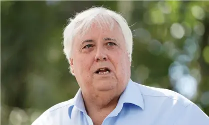  ?? Photograph: Dave Hunt/AAP ?? Labor has called on the prime minister and the health minister to denounce Clive Palmer’s advertisem­ent in The Australian questionin­g Covid vaccinatio­n.