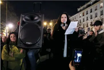  ??  ?? Ambiguïtés.
La Franco-Algérienne Houria Bouteldja, du Parti des indigènes de la République (PIR), lors d’une manifestat­ion contre l’antisémiti­sme organisée par ce mouvement dit antiracist­e et anticoloni­aliste, en février 2019, à Paris.