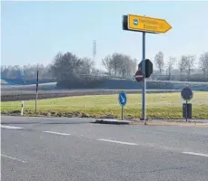  ?? FOTO: SONJA NIEDERER ?? An der B30 bei Achstetten soll eine Tankstelle gebaut werden.