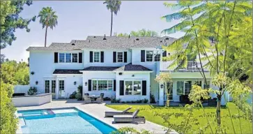  ?? Ashera J.Photograph­y ?? MARC ANTHONY, who bought this Tarzana home seven months ago, has listed it for sale at $4.35 million.