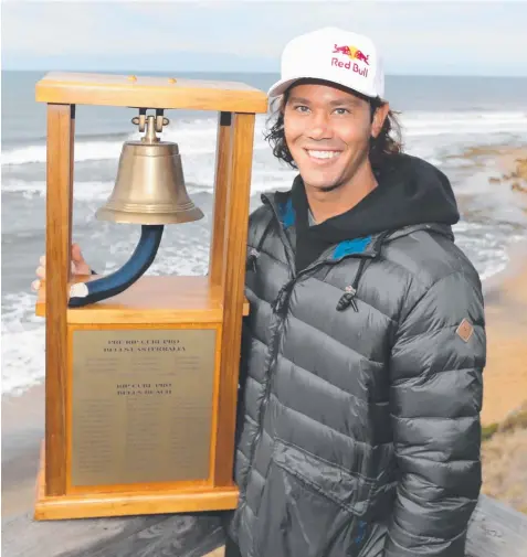  ?? Picture: MIKE DUGDALE ?? RELAXED: Rip Curl Pro defending champion Jordy Smith wants to get his hands on the bell again.