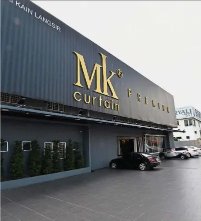  ??  ?? The bigger picture: Khiu hopes to uplift the staid image of the curtain trade and make MK Curtain an internatio­nal brand.