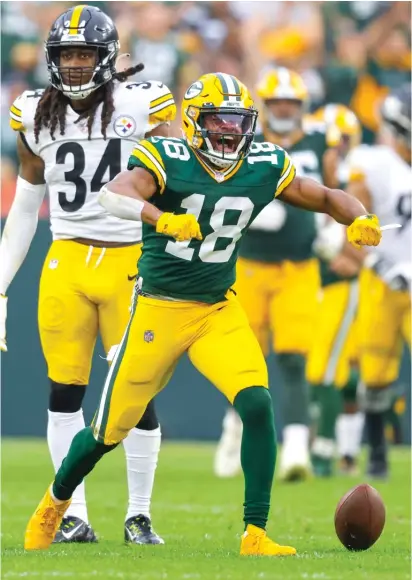  ?? JEFFREY PHELPS/AP ?? Packers receiver Randall Cobb, who scored two touchdowns against the Steelers, is clicking with Aaron Rodgers again.