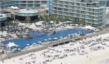  ?? |MEGAMEDIA ?? Al menos un millón de paseantes llegarían a las playas de Quintana Roo durante la temporada.