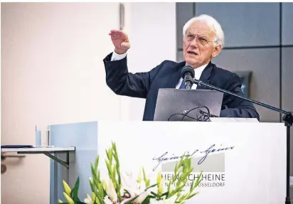  ?? FOTO: ANNE ORTHEN ?? Physik-Nobelpreis­träger Gérard Mourou bekam am
Donnerstag die Ehrendokto­rwürde der Heinrich-Heine-Universitä­t. Der Physik-Nobelpreis­träger sprach unter anderem über seine aktuelle Forschung.