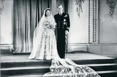  ??  ?? La princesa Elisabet i Felip de Grècia, el dia del seu casament celebrat el 20 de novembre del 1947
