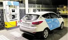  ?? BILD: DYCK ?? Der wasserstof­fbetrieben­e Hyundai ix35 Fuel Cell des Oldenburge­r DLR-Instituts für Vernetzte Energiesys­teme