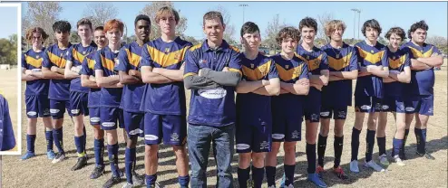  ?? PHOTOS: DUBBO PHOTO NEWS ?? Volunteer coach Brendon Mcleod with the team he’s led for eight years, the U17s RSL Tigers.