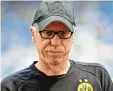  ?? Foto: dpa ?? Mission erfüllt und Schluss ist. Peter Stöger verlässt den BVB nach dem Errei chen der Champions League.