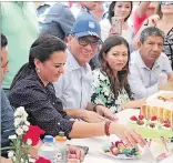  ??  ?? Encuentro. Glas festejó su cumpleaños en Guayaquil.