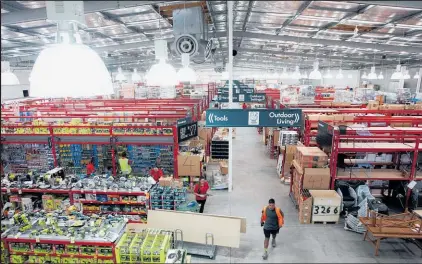  ?? Picture / NZME ?? The Bunnings brand has been hugely successful in Australia and NZ. But the UK is a different market.