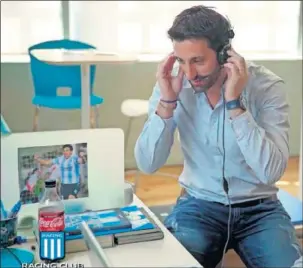  ??  ?? ACTOR. Milito protagoniz­a la última campaña de abonados de Racing.