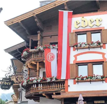  ?? FOTO: CHRISTOF WOLFF ?? Seit sieben Jahren das angestammt­e Mannschaft­shotel Fortunas in Maria Alm: der Gasthof Eder.