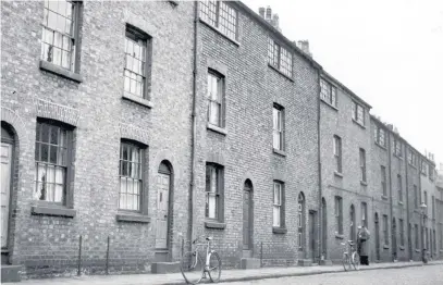  ??  ?? Weavers’ houses in Arbourhay Street in the 1950s
