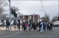  ?? KATHLEEN E. CAREY - MEDIANEWS GROUP ?? Crowds lined up at Ninth and Engle streets in Chester to see the president pass by.